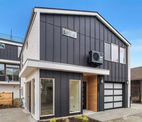 752 N 66th St, Seattle, WA 98103
