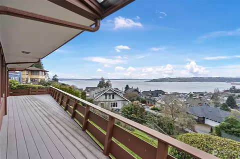 63 West Rd, Tacoma, WA 98406