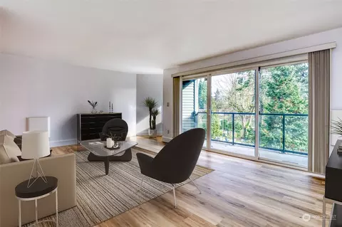 19428 Aurora Ave N #325, Shoreline, WA 98133