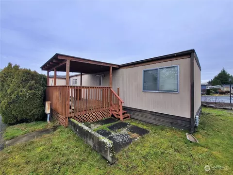 210 37th St SE #104, Auburn, WA 98002