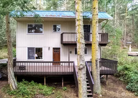 1114 Chinook Way, Center Island, WA 98221