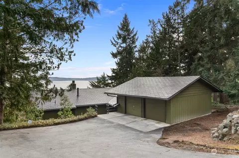 1742 Polnell Rd, Oak Harbor, WA 98277
