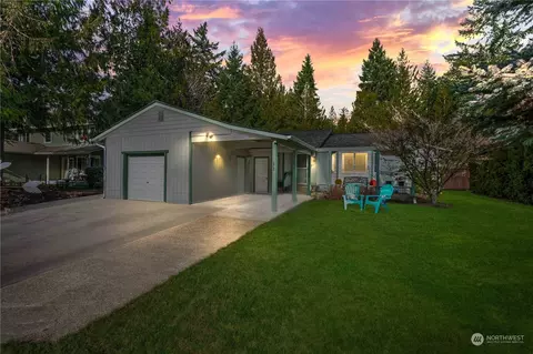131 E Sea Vista Ln, Grapeview, WA 98546