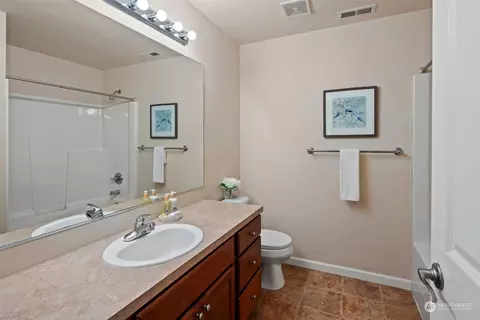 Bath - 15621 36th Ave SE, Bothell, WA 98012 photo 2 of 4