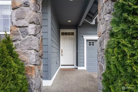Entry Way - 15621 36th Ave SE, Bothell, WA 98012 photo 1 of 2