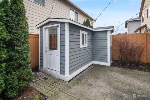 Exterior - 15621 36th Ave SE, Bothell, WA 98012 photo 3 of 5