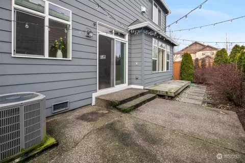 Exterior - 15621 36th Ave SE, Bothell, WA 98012 photo 4 of 5