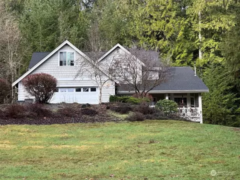 8840 SE Lawrence Dr, Port Orchard, WA 98367