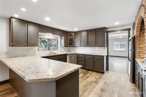 Kitchen - 28015 19th Ave E, Spanaway, WA 98387 photo 3 of 3