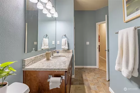 Bath - 7257 Radius Loop SE, Lacey, WA 98513 photo 2 of 4