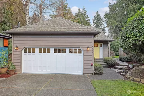 9406 25th Ave NE, Seattle, WA 98115