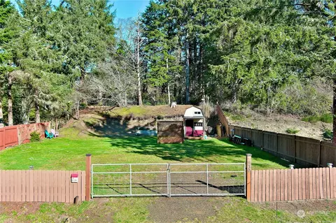 930 Discovery Ave SE, Ocean Shores, WA 98569