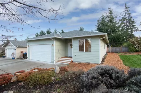 1123 Dunker Dr, Port Angeles, WA 98363