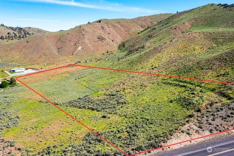 8 Buyas Dr, Orondo, WA 98843