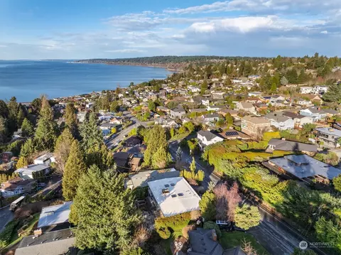 9253 24th Ave NW, Seattle, WA 98117