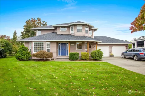 1025 Edgewater Ln, Lynden, WA 98264