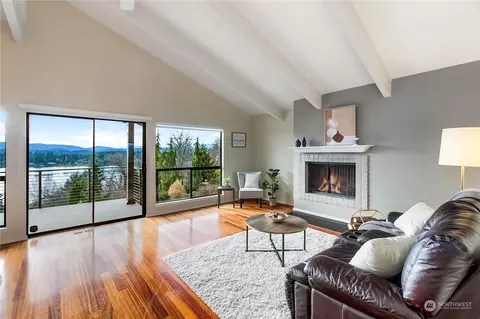 3137 Sahali Dr #J, Bremerton, WA 98310