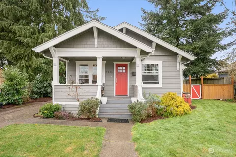 9009 32nd Ave SW, Seattle, WA 98126