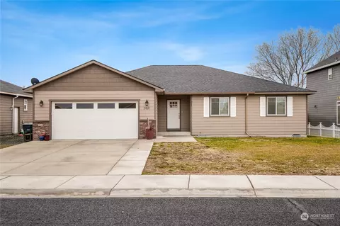 3521 W Glenmoor Dr, Moses Lake, WA 98837
