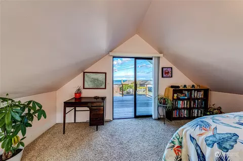 Bedroom - 1282 Three Crabs Rd, Sequim, WA 98382 photo 2 of 2