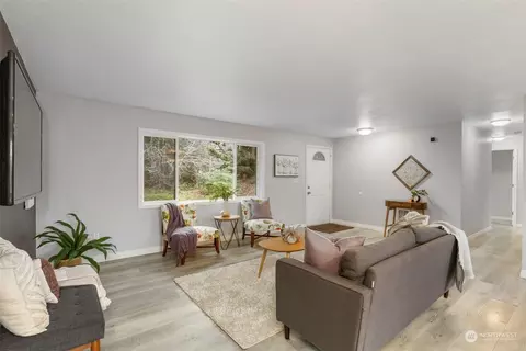 Living - 70 E Rauschert Rd, Grapeview, WA 98546 photo 2 of 4