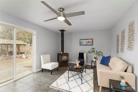 Living - 70 E Rauschert Rd, Grapeview, WA 98546 photo 3 of 4