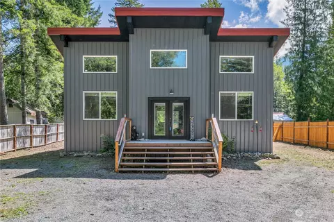 108 Paradise Dr, Ashford, WA 98304