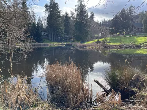 1126 Honeymoon Lake Dr, Greenbank, WA 98253