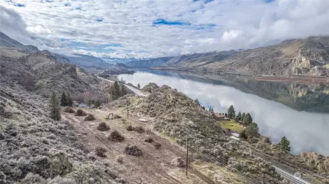 13740 Us Hwy 2 #2, East Wenatchee, WA 98802