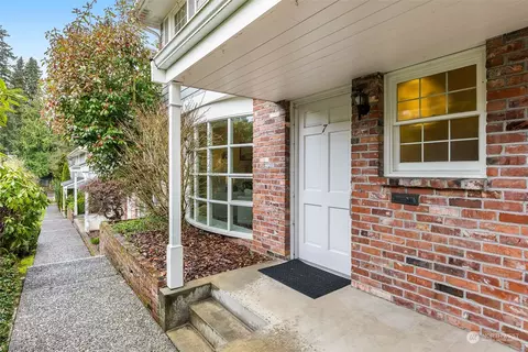 1420 Bellevue Way SE #7, Bellevue, WA 98004
