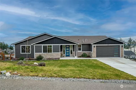 2052 Saratoga View Way, Oak Harbor, WA 98277