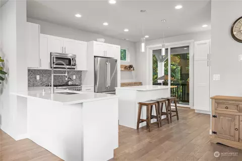Kitchen - 22803 23rd Ave SE, Bothell, WA 98021 photo 1 of 6
