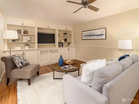 Living - 1622 243rd Pl SE, Bothell, WA 98021 photo 5 of 5
