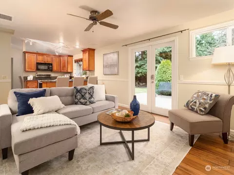 Living - 1622 243rd Pl SE, Bothell, WA 98021 photo 4 of 5