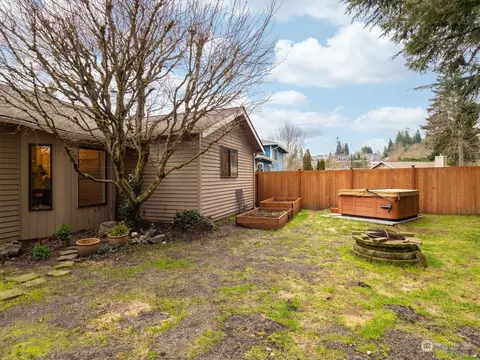 Exterior - 1622 243rd Pl SE, Bothell, WA 98021 photo 6 of 7
