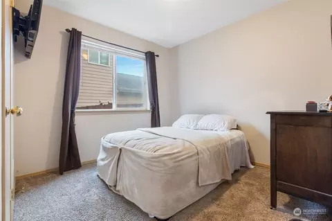 Bedroom - 20706 190th Ave E, Orting, WA 98360 photo 3 of 3