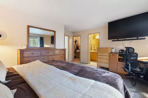 Bedroom - 20706 190th Ave E, Orting, WA 98360 photo 1 of 3