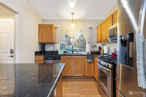 Kitchen - 20706 190th Ave E, Orting, WA 98360 photo 3 of 4