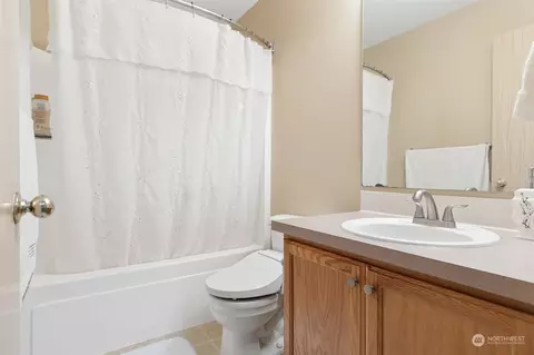 Bath - 20706 190th Ave E, Orting, WA 98360 photo 2 of 2