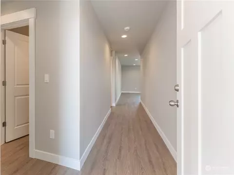319 S Newark Loop, East Wenatchee, WA 98802