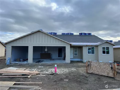 325 S Newark Loop, East Wenatchee, WA 98802