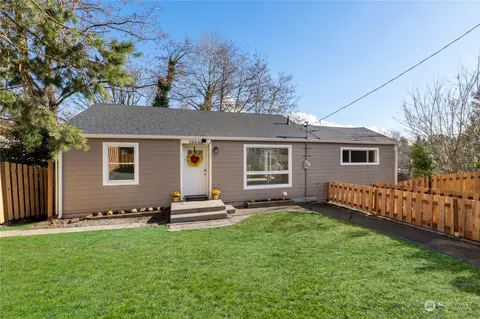 12062 70th Ave S, Seattle, WA 98178