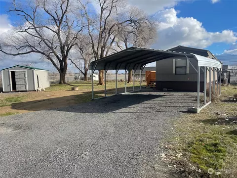21 Ephrata Ave NW, Soap Lake, WA 98851