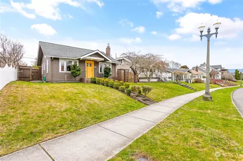 2832 Lyle St, Bellingham, WA 98225