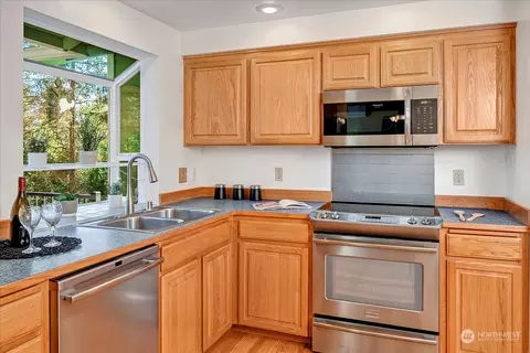 Kitchen - 18510 129th Ln NE, Bothell, WA 98011 photo 2 of 3