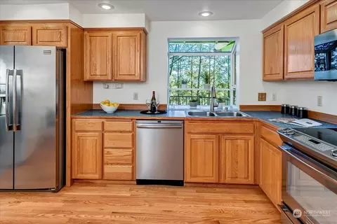 Kitchen - 18510 129th Ln NE, Bothell, WA 98011 photo 3 of 3