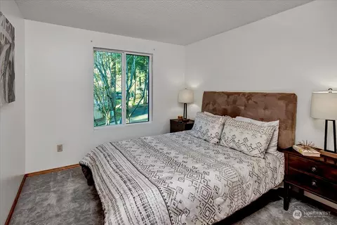 Bedroom - 18510 129th Ln NE, Bothell, WA 98011 photo 4 of 6