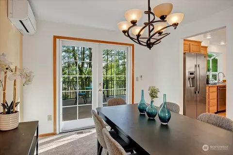 Dining - 18510 129th Ln NE, Bothell, WA 98011 photo 3 of 5