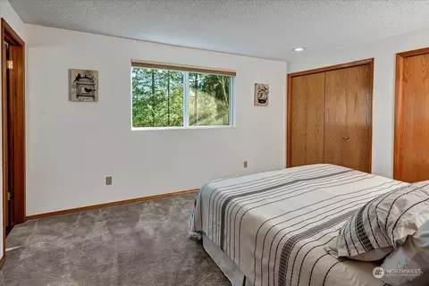 Bedroom - 18510 129th Ln NE, Bothell, WA 98011 photo 1 of 6