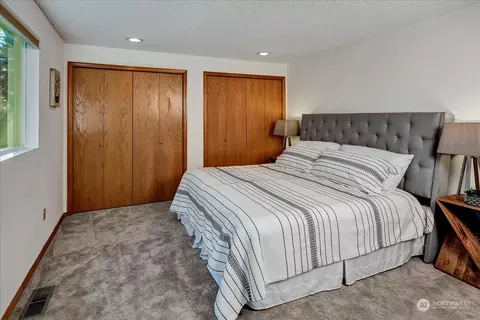 Bedroom - 18510 129th Ln NE, Bothell, WA 98011 photo 2 of 6